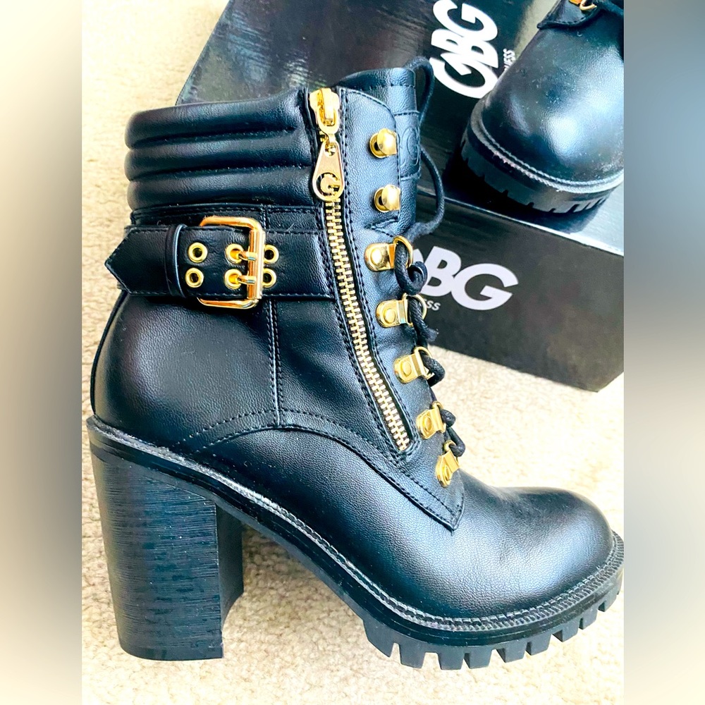 Guess Ankle booties